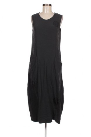 Kleid Yukai, Größe M, Farbe Grau, Preis 25,75 €