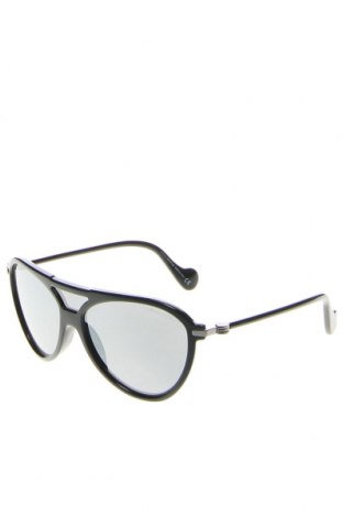 Слънчеви очила Moncler, Цвят Черен, Цена 366,75 лв.