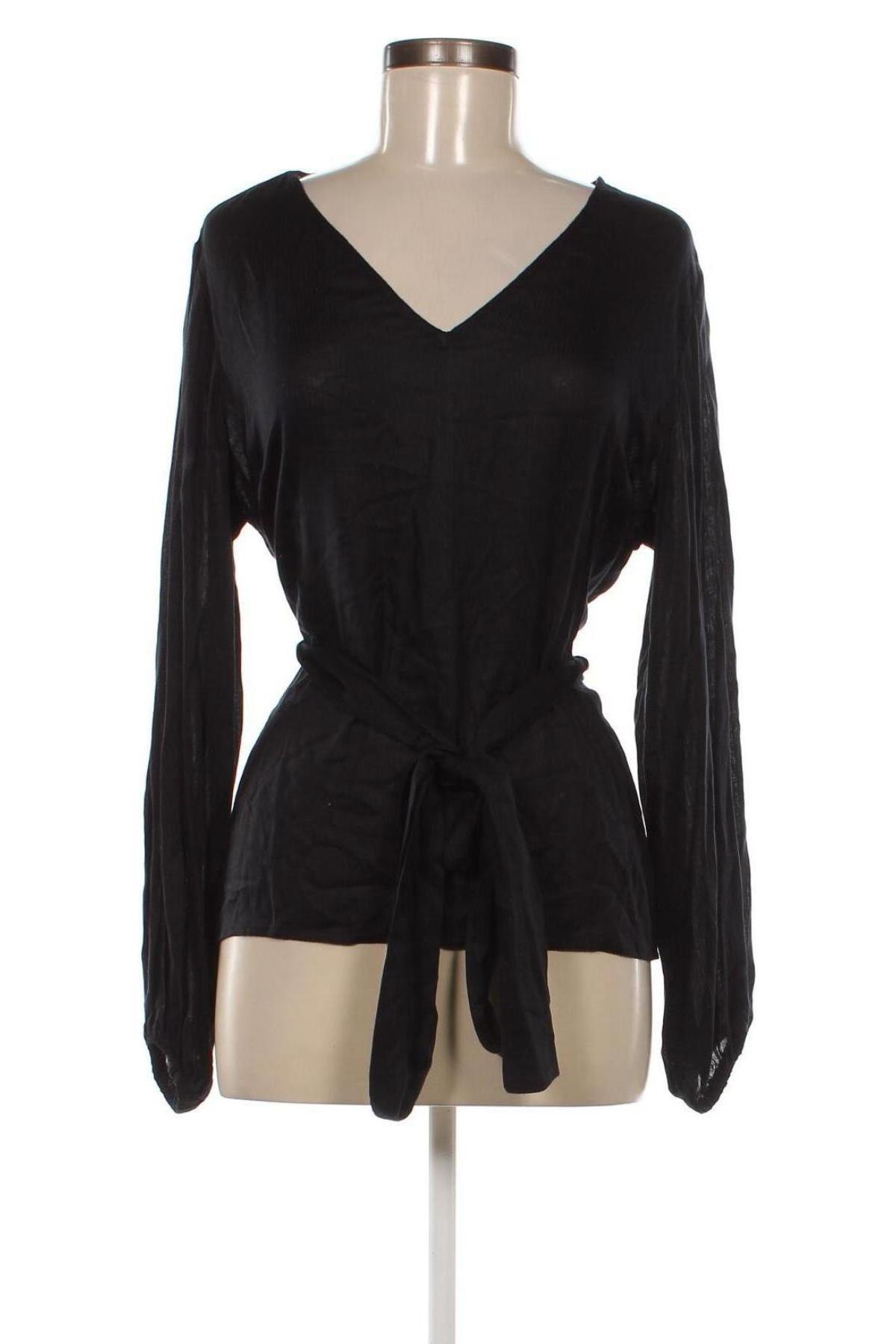 Дамска блуза H&M L.O.G.G., Размер M, Цвят Черен, Цена 5,32 лв.