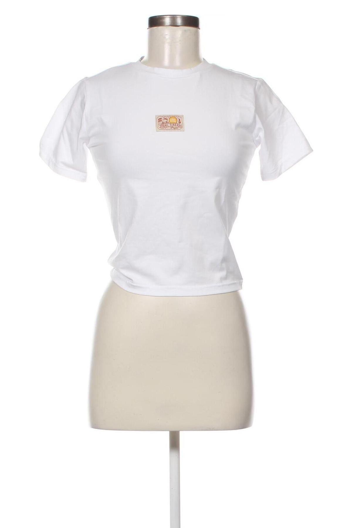 Γυναικείο t-shirt Viral Vibes, Μέγεθος M, Χρώμα Λευκό, Τιμή 17,01 €