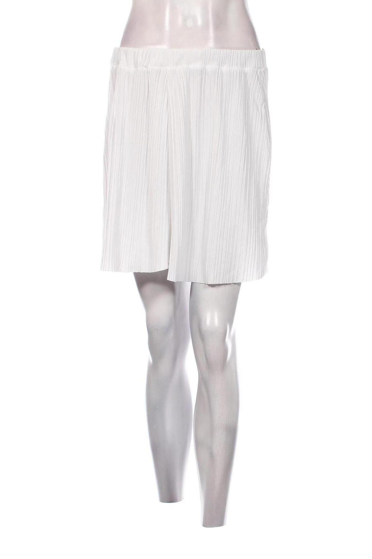 Γυναικείο κοντό παντελόνι Boohoo, Μέγεθος L, Χρώμα Λευκό, Τιμή 6,23 €