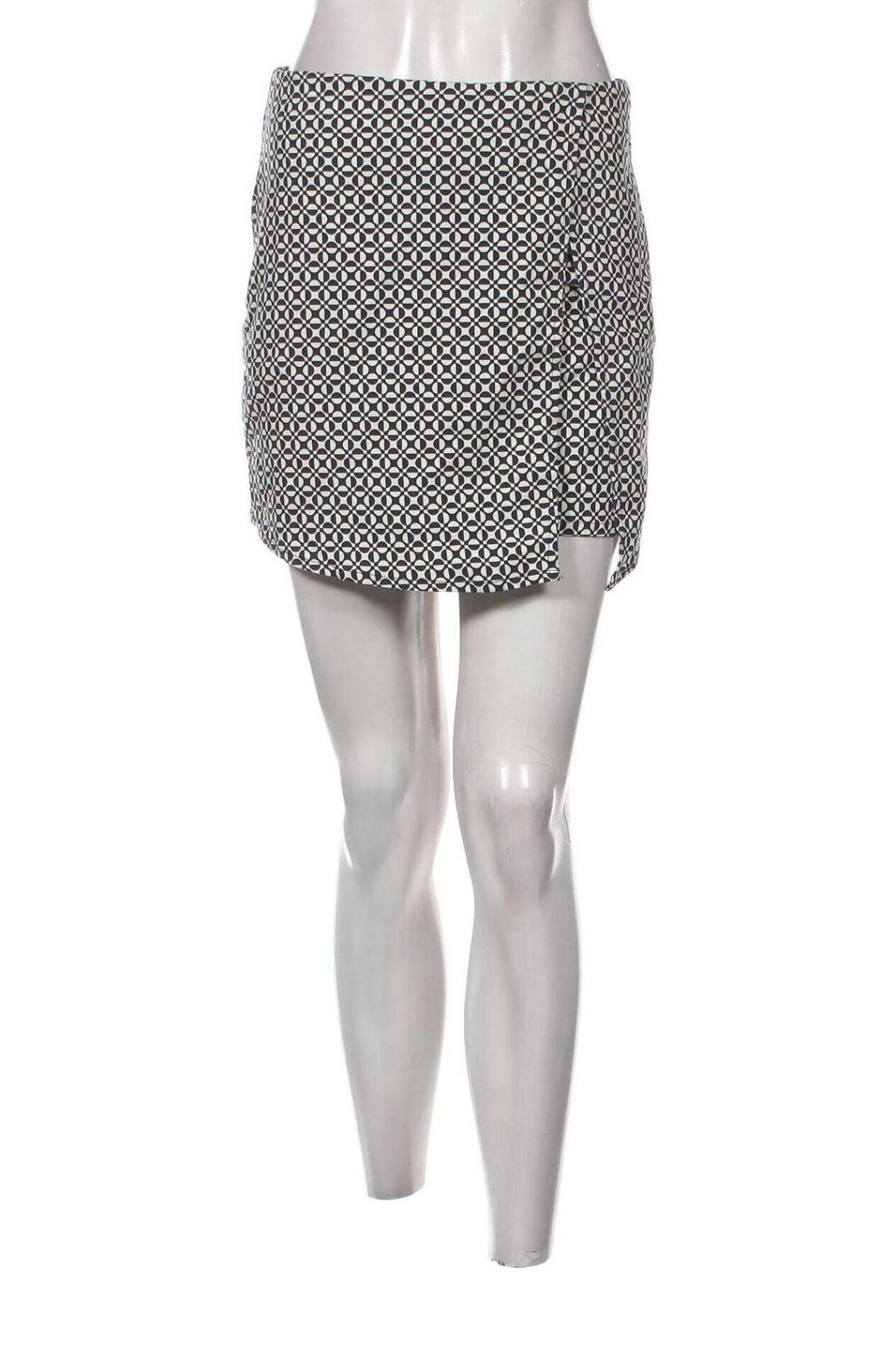 Γυναικείο κοντό παντελόνι Primark, Μέγεθος M, Χρώμα Πολύχρωμο, Τιμή 11,75 €