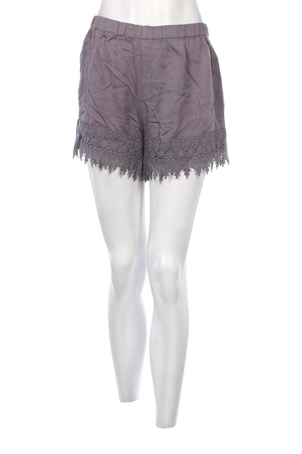 Дамски къс панталон Saint Tropez, Размер XL, Цвят Сив, Цена 26,64 лв.