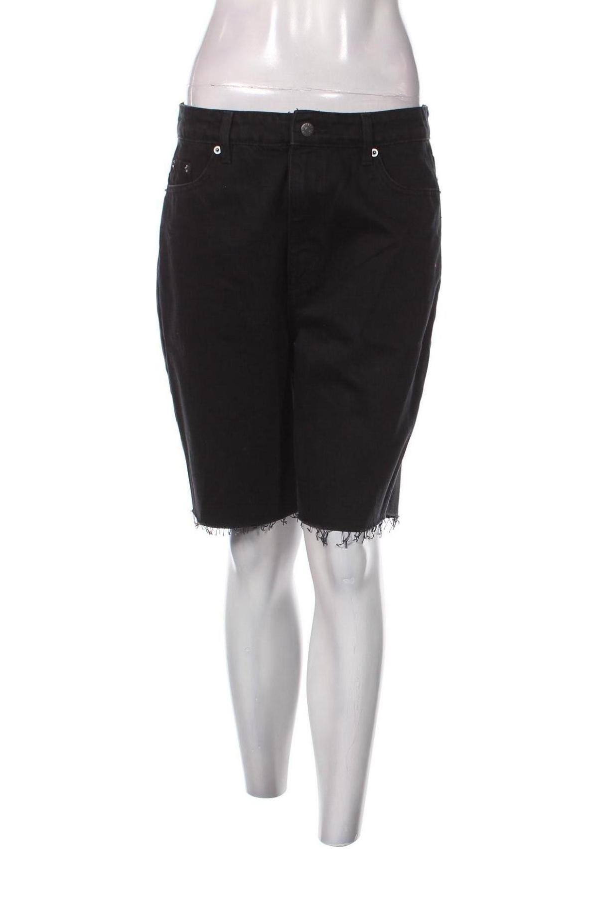 Дамски къс панталон Edited, Размер M, Цвят Черен, Цена 12,76 лв.