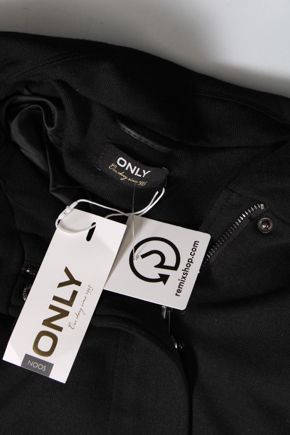 Дамско палто ONLY, Размер XS, Цвят Черен, Цена 30,40 лв.