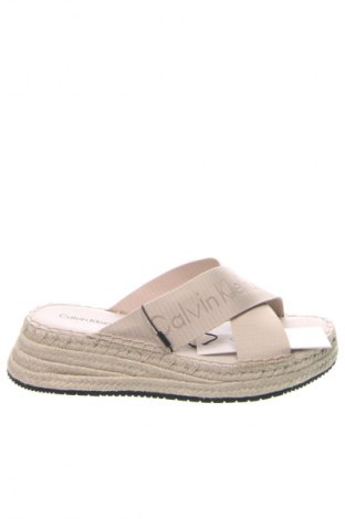 Papuci Calvin Klein Jeans, Mărime 37, Culoare Bej, Preț 539,99 Lei