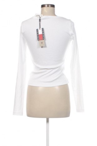 Bluză de femei Tommy Jeans, Mărime S, Culoare Alb, Preț 351,99 Lei