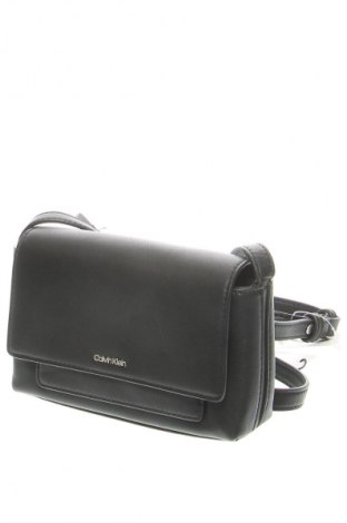 Dámska kabelka  Calvin Klein, Farba Čierna, Cena  157,95 €
