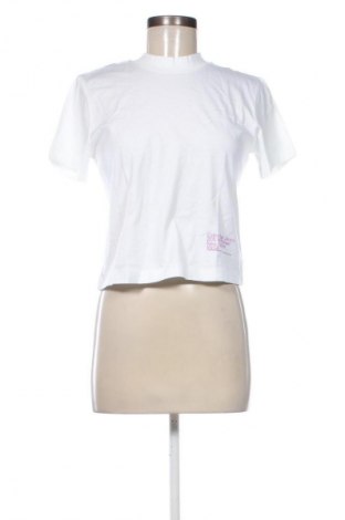 Дамска тениска Calvin Klein Jeans, Размер M, Цвят Бял, Цена 77,99 лв.