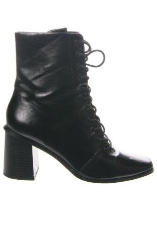 Damskie botki ASOS, Rozmiar 39, Kolor Czarny, Cena 93,99 zł