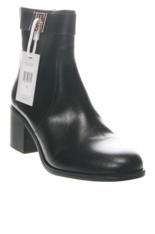 Dámské poltopánky Tommy Hilfiger, Veľkosť 41, Farba Čierna, Cena  174,95 €