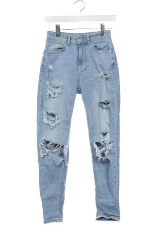 Γυναικείο Τζίν Bershka, Μέγεθος XS, Χρώμα Μπλέ, Τιμή 17,99 €