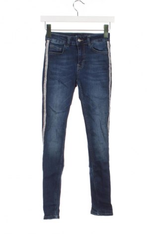 Damskie jeansy Mohito, Rozmiar XXS, Kolor Niebieski, Cena 21,99 zł