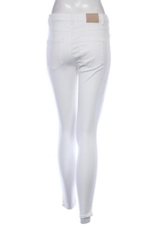 Damskie jeansy ONLY, Rozmiar M, Kolor Biały, Cena 111,99 zł