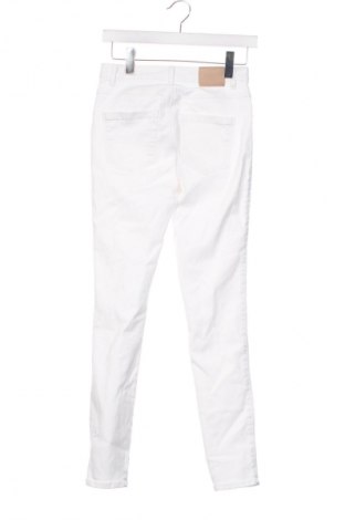 Blugi de femei ONLY, Mărime M, Culoare Alb, Preț 110,99 Lei