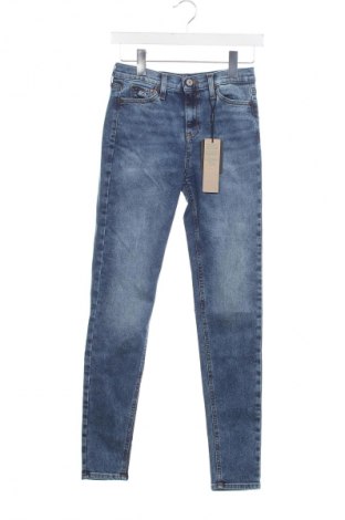 Damskie jeansy Tommy Jeans, Rozmiar XS, Kolor Niebieski, Cena 599,99 zł
