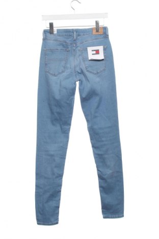 Дамски дънки Tommy Jeans, Размер XS, Цвят Син, Цена 184,99 лв.