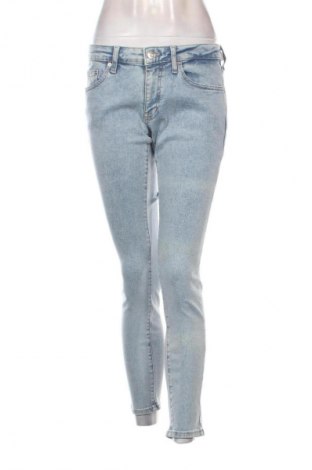 Дамски дънки Tommy Jeans, Размер L, Цвят Син, Цена 162,99 лв.