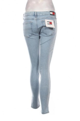 Дамски дънки Tommy Jeans, Размер M, Цвят Син, Цена 184,99 лв.