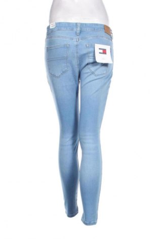 Дамски дънки Tommy Jeans, Размер M, Цвят Син, Цена 184,99 лв.