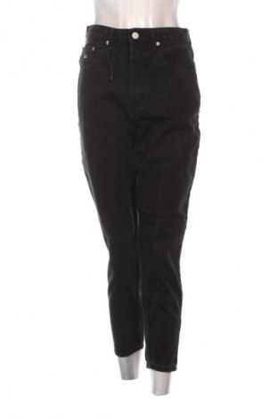 Damskie jeansy Tommy Jeans, Rozmiar S, Kolor Czarny, Cena 423,99 zł