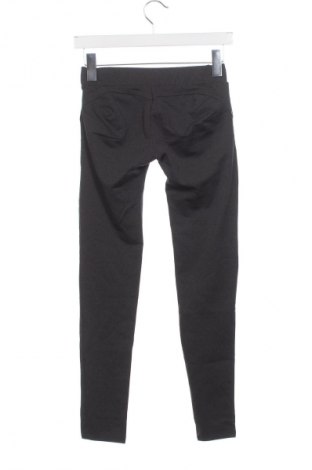 Dámske legíny  Bershka, Veľkosť M, Farba Sivá, Cena  8,55 €