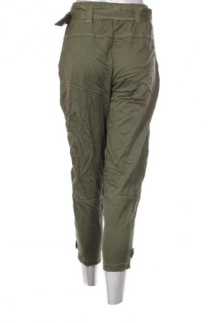 Damenhose Bershka, Größe M, Farbe Grün, Preis € 20,99