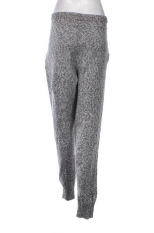 Pantaloni de femei H&M, Mărime M, Culoare Multicolor, Preț 47,99 Lei