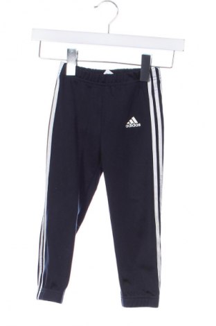 Детско спортно долнище Adidas, Размер 2-3y/ 98-104 см, Цвят Многоцветен, Цена 20,99 лв.