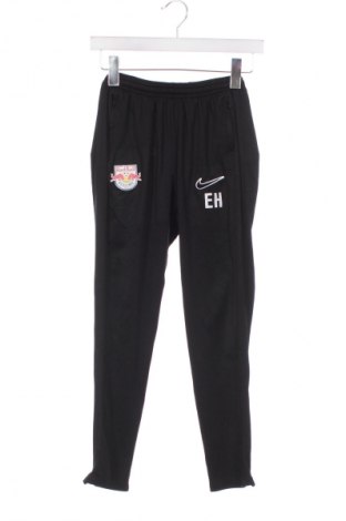 Dětské tepláky Nike, Velikost 11-12y/ 152-158 cm, Barva Černá, Cena  549,00 Kč