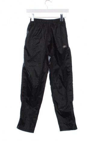 Dětské tepláky Umbro, Velikost 10-11y/ 146-152 cm, Barva Černá, Cena  341,00 Kč