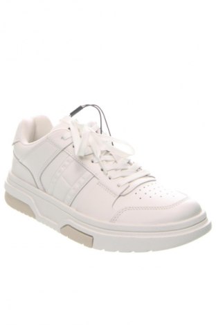 Férfi cipők
 Tommy Jeans, Méret 39, Szín Fehér, Ár 53 529 Ft