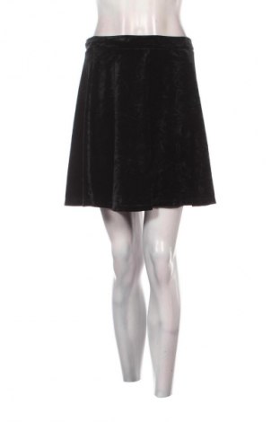 Пола H&M Divided, Размер M, Цвят Черен, Цена 4,99 лв.