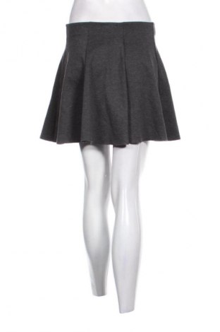 Пола Zara Trafaluc, Размер S, Цвят Сив, Цена 8,99 лв.