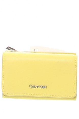 Portmoneu Calvin Klein, Culoare Galben, Preț 457,99 Lei
