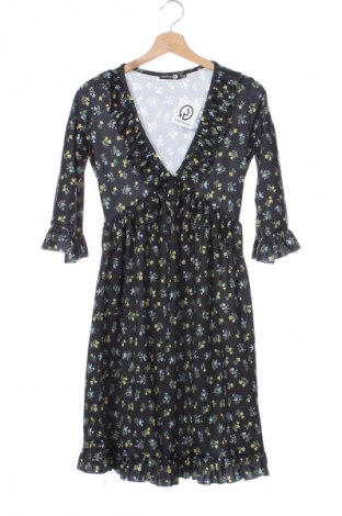 Kleid Boohoo, Größe XXS, Farbe Mehrfarbig, Preis 3,99 €