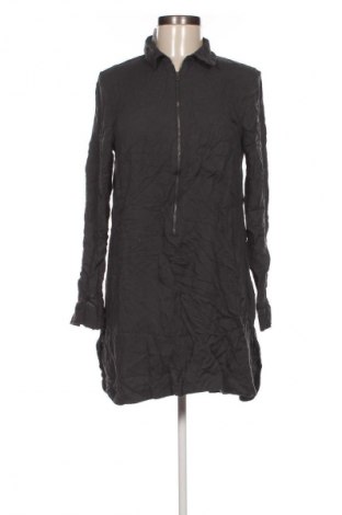Kleid Forever 21, Größe M, Farbe Grau, Preis € 3,99