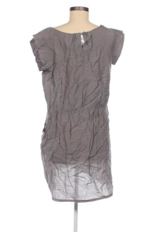 Kleid Just Female, Größe S, Farbe Grau, Preis € 29,99