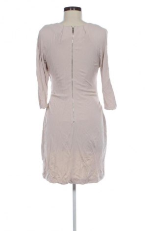 Φόρεμα Karen Millen, Μέγεθος L, Χρώμα  Μπέζ, Τιμή 92,99 €