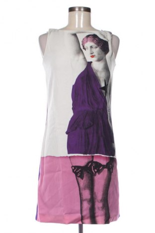 Рокля Moschino Cheap And Chic, Размер S, Цвят Лилав, Цена 192,99 лв.