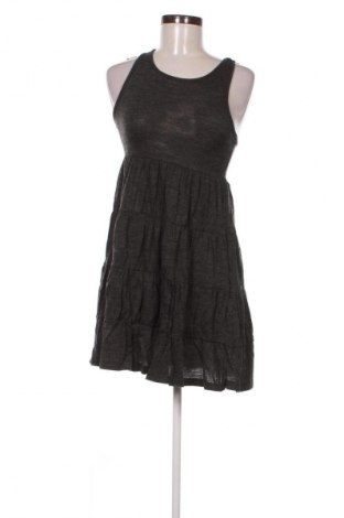 Rochie Pull&Bear, Mărime M, Culoare Gri, Preț 66,99 Lei
