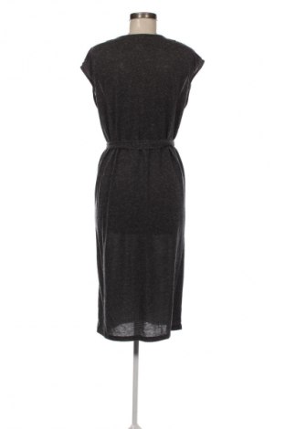 Sukienka Selected Femme, Rozmiar M, Kolor Czarny, Cena 196,99 zł