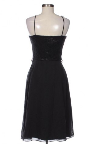 Sukienka Swing, Rozmiar M, Kolor Czarny, Cena 250,99 zł