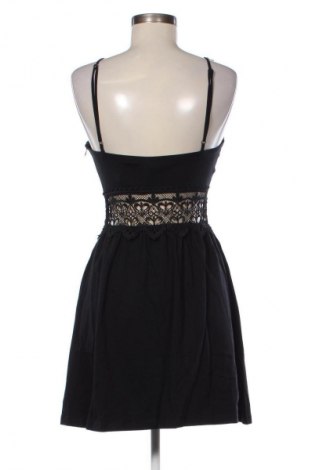 Рокля Topshop, Размер M, Цвят Черен, Цена 48,99 лв.