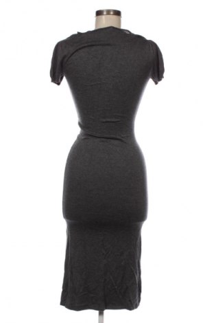 Рокля Topshop, Размер M, Цвят Сив, Цена 48,99 лв.