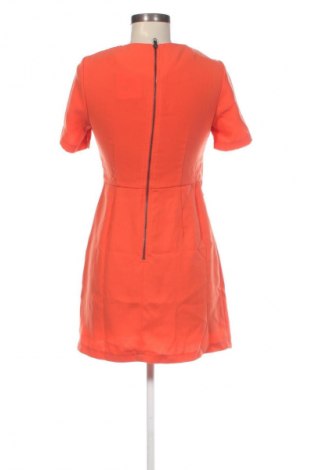 Рокля Topshop, Размер M, Цвят Червен, Цена 48,99 лв.