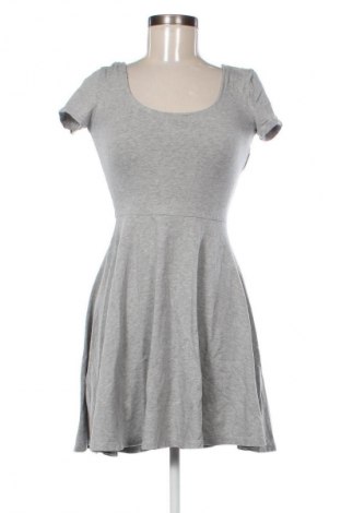 Šaty  United Colors Of Benetton, Veľkosť S, Farba Sivá, Cena  17,95 €