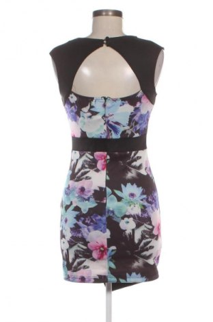 Kleid White Closet, Größe M, Farbe Mehrfarbig, Preis 15,99 €
