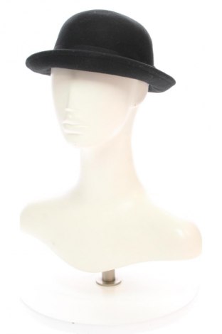 Čepice  H&M Divided, Barva Černá, Cena  198,00 Kč