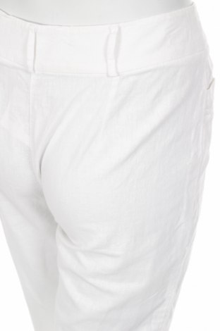 Дамски панталон M&Co., Размер M, Цвят Бял, Цена 36,00 лв.